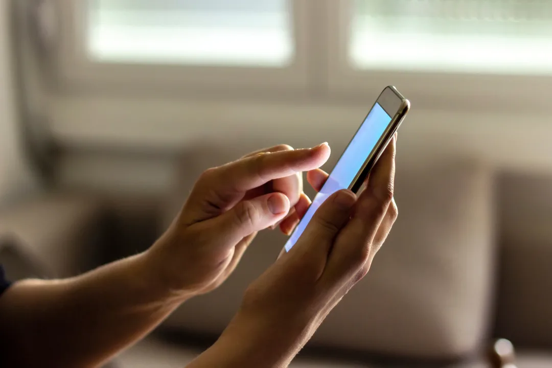 Conserto De Celular Perto De Mim | Pesquisa Localizada: Para Encontrar Um Serviço De Conserto Próximo A Você, Utilize Ferramentas De Busca Online. Digitar Termos Como &Quot;Conserto De Celular Perto De Mim&Quot; Em Buscadores Ou Em Mapas Digitais Pode Revelar Uma Variedade De Estabelecimentos Avaliados E Comentados Por Outros Usuários. Essas Ferramentas Não Só Ajudam A Localizar Os Serviços Mais Próximos, Mas Também Oferecem A Oportunidade De Avaliar A Reputação Dos Mesmos Através De Avaliações E Comentários Deixados Por Clientes Anteriores, Facilitando A Escolha De Um Local Confiável E De Qualidade.