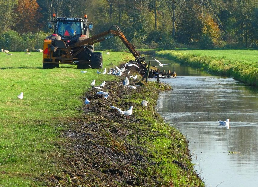 Serviços De Limpeza E Dragagem De Rios