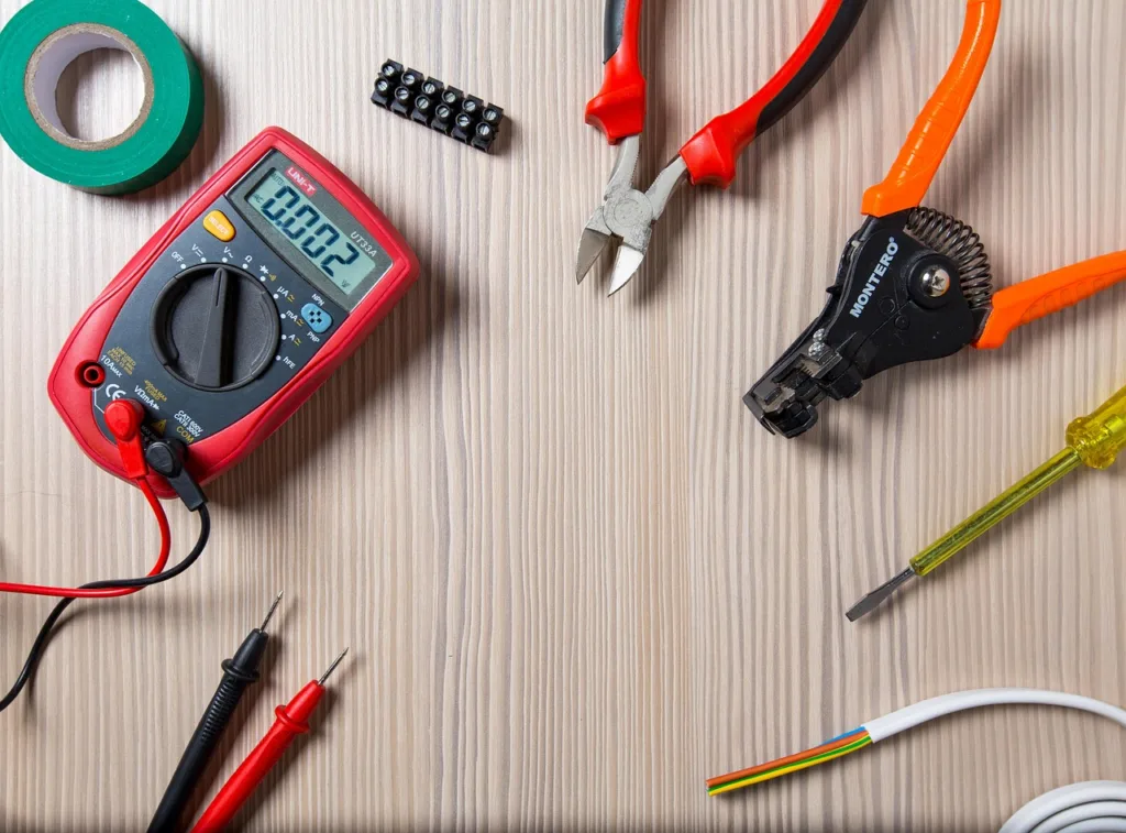 Eletricista: Os 7 Melhores Profissionais Você Encontra Aqui | Contratar Um Eletricista Qualificado Pode Ser A Diferença Entre Um Projeto Bem Executado E Um Pesadelo Doméstico. No Brasil, Aproximadamente 40% Dos Incêndios Residenciais Têm Origem Em Problemas Elétricos, Segundo Dados Do Corpo De Bombeiros. Essa Estatística Alarmante Revela A Importância De Escolher Profissionais Realmente Capacitados.