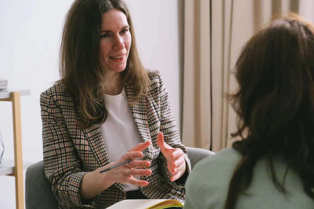 Tá Contratado: a Plataforma de Anúncios que Conecta Você a Mais ClientesMais clientes | pexels photo 7176288 7176288 Fidelizar Clientes