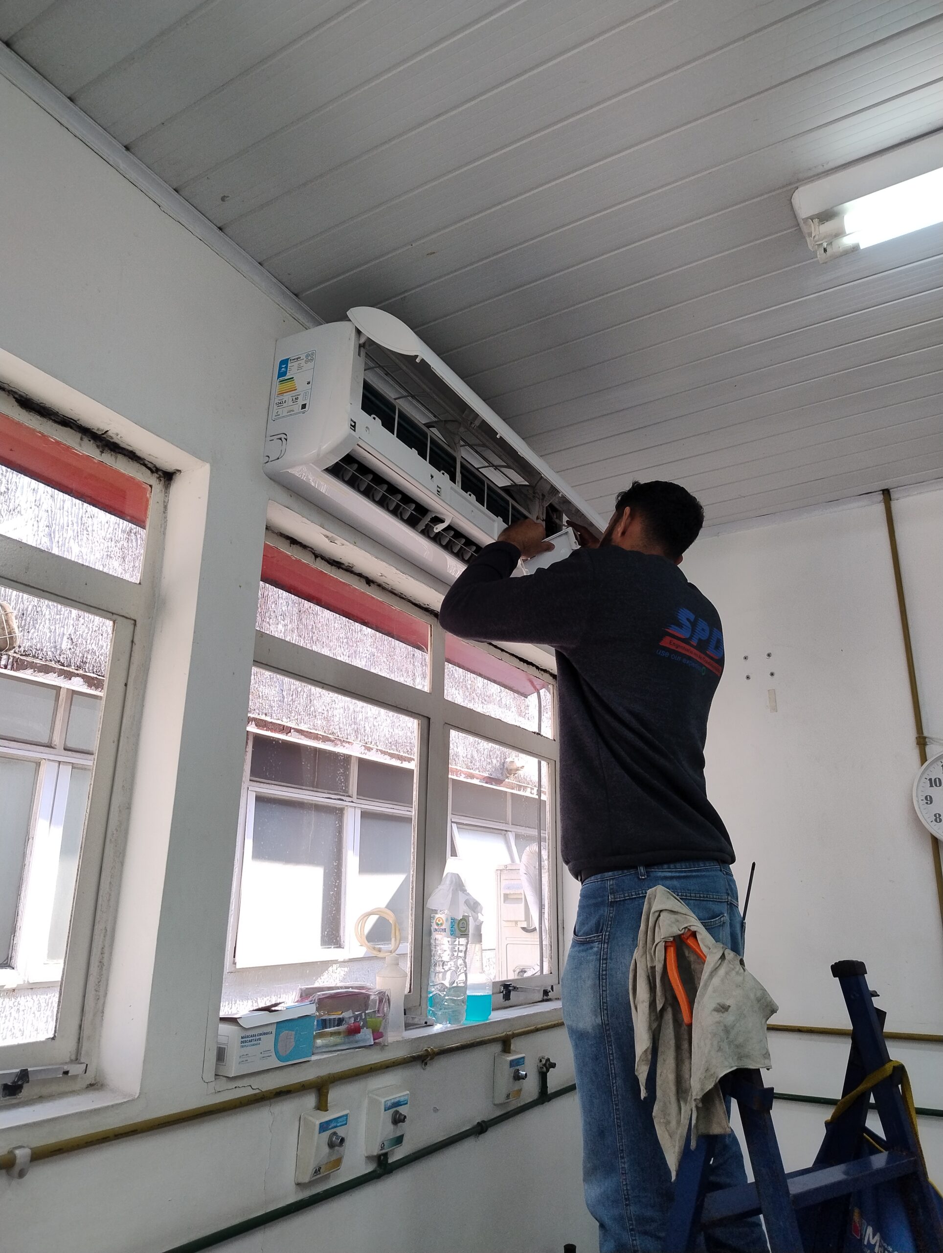 Cleiton Martins - Manutenção Instalação em Ar-condicionado