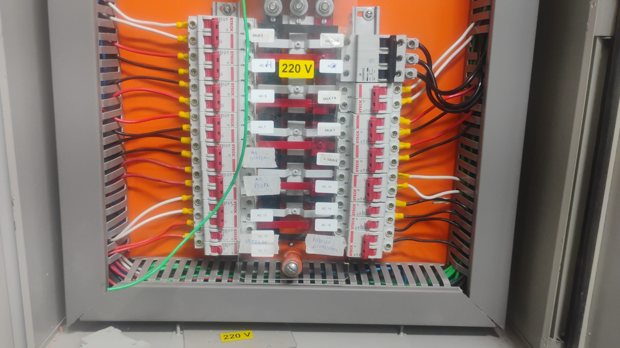 Serviços - Contratar serviços Flavio Silva - Fox instalações