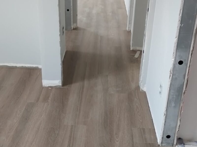 Instalação de Piso vinílico em São José