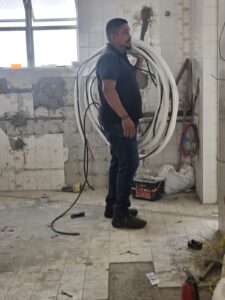 Serviços - Contratar serviços inbound2715080576076306658 b9c40d0955e2aaab14862ca265780ea7 Conecte-se com muitos Prestadores de Serviços em todo Brasil. Contrate serviços, compare preços, avaliações e contrate Pedreiro, Eletricista, Encanador e centenas de outros serviços com segurança e garantia de qualidade.