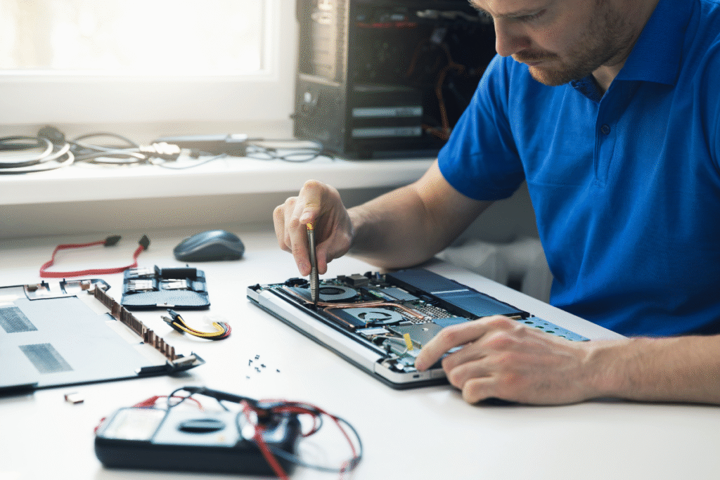 10 Serviços Úteis que uma Assistência Técnica Pode Prestar para Você reparos assistência técnica