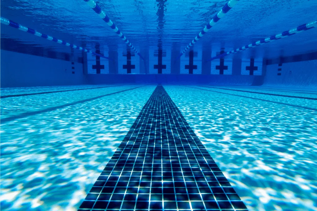 Piscina, 7 Segredos Da Manutenção | Você Sabia Que 67% Dos Proprietários De Piscinas Relatam Insatisfação Com Os Serviços De Manutenção Que Contratam? O Problema Não Está Na Falta De Profissionais No Mercado, Mas Sim Na Falta De Conhecimento Técnico Atualizado E Práticas Eficientes Que Realmente Fazem Diferença.