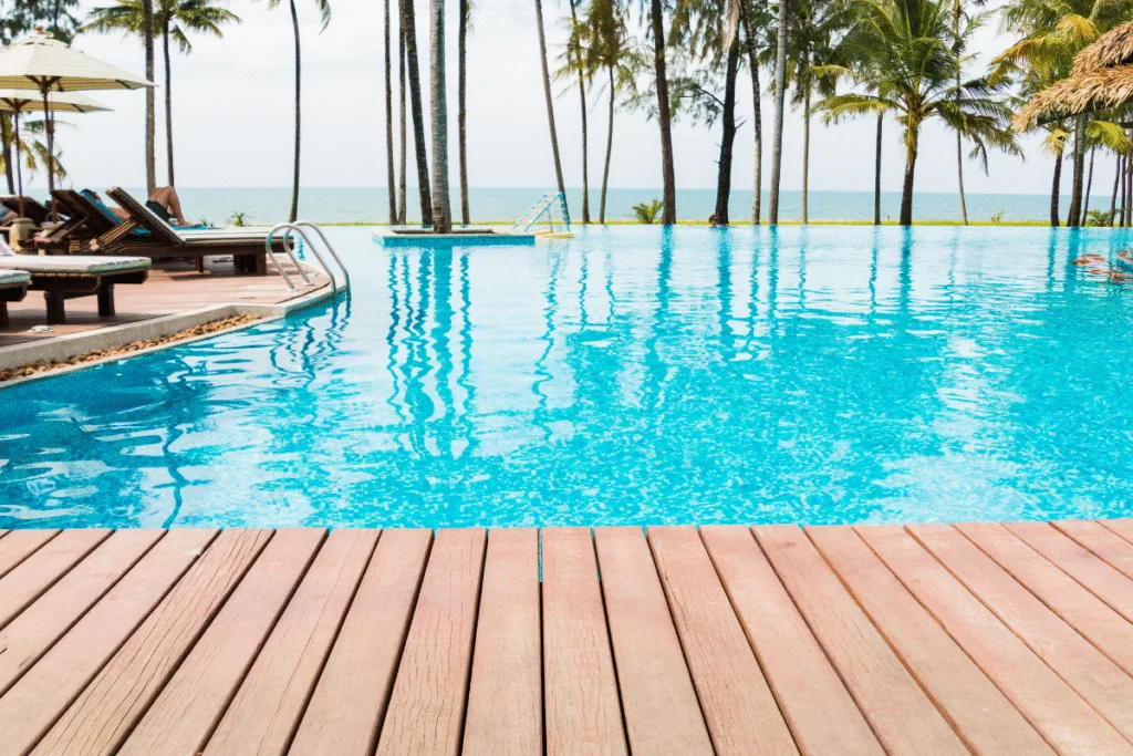 Piscina, 7 Segredos Da Manutenção | Você Sabia Que 67% Dos Proprietários De Piscinas Relatam Insatisfação Com Os Serviços De Manutenção Que Contratam? O Problema Não Está Na Falta De Profissionais No Mercado, Mas Sim Na Falta De Conhecimento Técnico Atualizado E Práticas Eficientes Que Realmente Fazem Diferença.