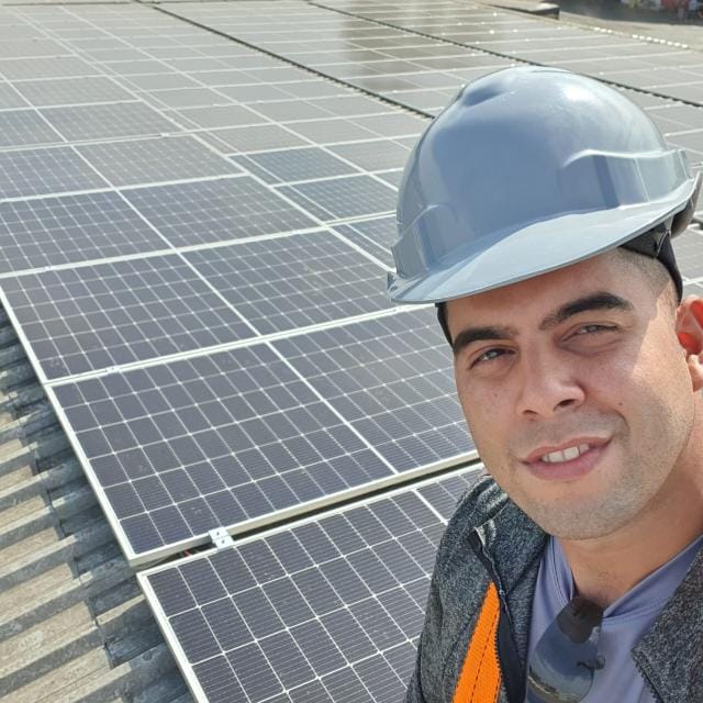 Serviços - Contratar serviços 1000124979 Conecte-se com muitos Prestadores de Serviços em todo Brasil. Contrate serviços, compare preços, avaliações e contrate Pedreiro, Eletricista, Encanador e centenas de outros serviços com segurança e garantia de qualidade.