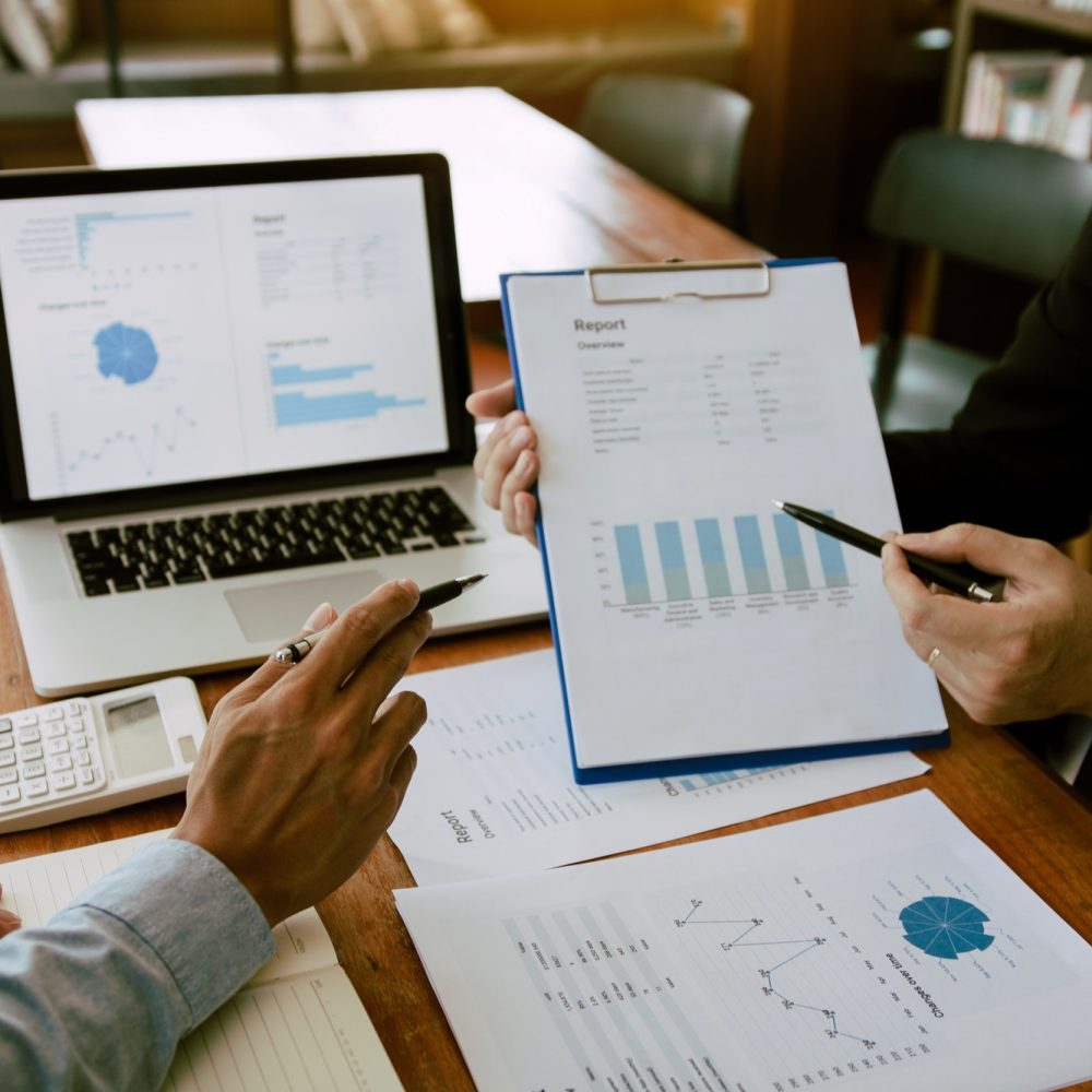 Serviços - Contratar serviços two business partnership coworkers analysis strategy with discussing a financial planning graph and qjvnkidqyzgrpij8me1279wbs2qpu70dapb5vkagb4 Conecte-se com muitos Prestadores de Serviços em todo Brasil. Contrate serviços, compare preços, avaliações e contrate Pedreiro, Eletricista, Encanador e centenas de outros serviços com segurança e garantia de qualidade.