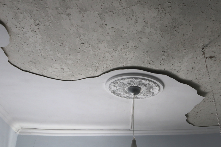 gesso caiu