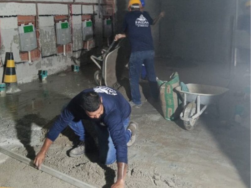 Prestações de serviço desde contrução da base ao acabamento, pintura e reformas.