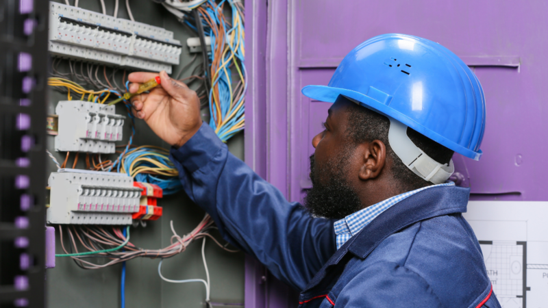 Eletricista é qualificado e habilitado? Como saber antes de contratar | ELETRICISTA 6 eletricista é qualificado e habilitado?